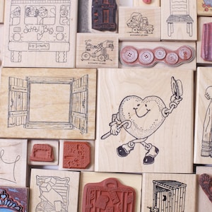Choisissez le vôtre - vintage des années 90 en bois, tampons en caoutchouc, objets, nourriture, fabrication de cartes, bâtiments, jouets, cadeaux, voitures, boutons - 776