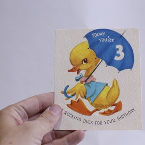 Oggi hai 3 anni, papera a dondolo, per il tuo compleanno, biglietto di auguri, pensieri, personalizzato, festeggia, sincero, artistico, scritto a mano ~ WH-013 221