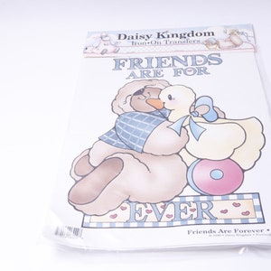 Daisy Kingdom, Friends Are Forever, Iron-On Transfer, Teddy Bear Hugging Toy Duck, Artisanat, Enfants, Vêtements, Tenue, vintage, ~ 20-01-69