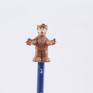 Lápiz azul, Alf Alien Pencil Topper, No Problem, Russ, Figura alienígena, Personaje de película, Década de 1980, Vintage, Colección, Accesorio fotográfico ~ 20-01-548