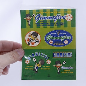 Sanrio, Gimme Five, Soccer, Feuille d’autocollants, Fond vert, 1994, Personnages de bandes dessinées, Images, Enfants, Collection vintage ~ 20-18-620 AA