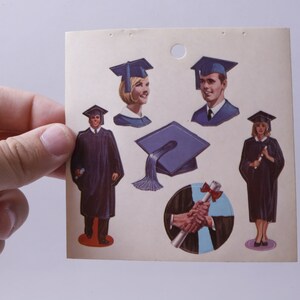 Graduação dos anos 60, Graduação, Homem, Mulher, Diploma, Faculdade, Universidade, Educação, Folha de adesivos, Criação de cartões, Vintage, ~ M-03-01