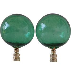 Blown Glass Lamp Finial in Emerald Green on Brass Hardware - Oversized Handmade Glass Ball Lamp Topper