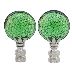Groen gefacetteerde glazen fietsreflectorlamp eindstukken op verchroomde hardware - een enkele kruisbloem of een bijpassend paar