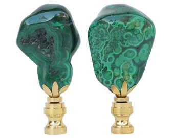 Malachite Lozenge Lamp Finial on a Shiny Brass Base