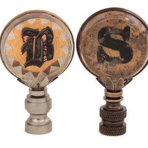 Lámpara con monograma inicial estilo llave de máquina de escribir vintage - Tipografía vintage - Letra B antigua en vidrio y latón - Fuente de estilo antiguo, B simple