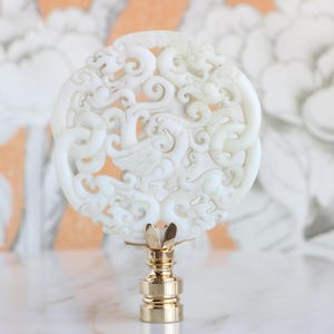 Chinese Scrolled Stone Lamp Finial in Cream White on Golden Brass Hardware