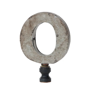 Remate de lámpara con monograma de letra O estilo marquesina - Adorno de lámpara con letra O de hojalata primitiva, accesorio de iluminación personalizado de estilo industrial O