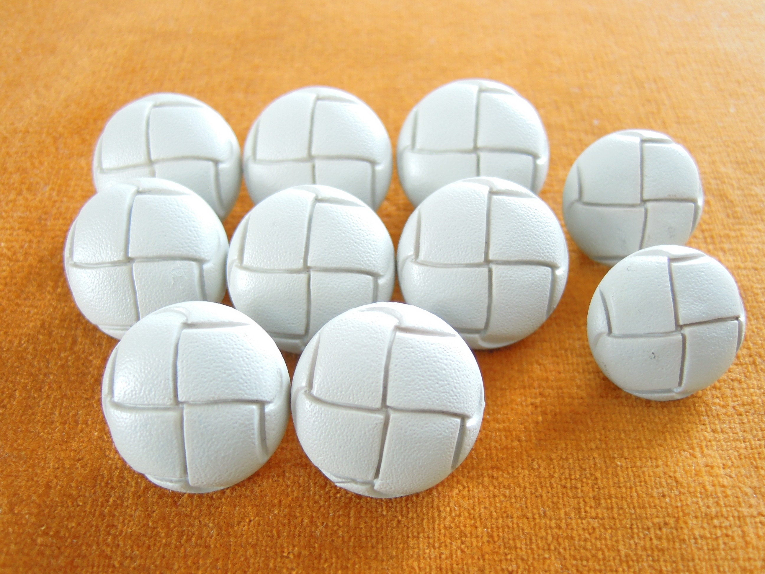 Set of 10 Vintage Retro Grey Tweed Leather Look Plastic Football Buttons #E306