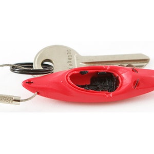 WhiteWater Kayak Keychain 5 Colors Flexible Plastic PVC with stainless steel ring Kayaking Paddling accessories outdoor key gift image 4