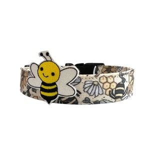 Bee Dog Collar, Vintage Bee Dog Collar, Pastel Yellow Dog Collar, Honey Bee Dog Collar, Honey Dog Collar, Honeycomb Dog Collar, Bee Collar