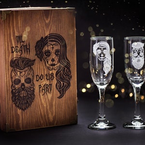 Skull Glasses Set, Skull Wedding Glasses, Bride and Bearded Groom Skulls, Rustic Wedding Gift, Wedding Glass Gift Set, Champagne Glasses