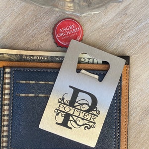 Abridor de tapa de botella de billetera, abridor de tapa de botella de tarjeta de crédito, abridor de botella de tarjeta de hombre, regalo de padrinos de abridor de botella, tarjeta de abridor de cerveza, personalizado