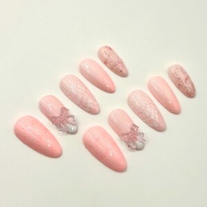 Blush Bloom Glam Mani in Minuten Handgefertigte Presse auf den Nägeln