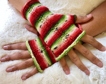 Island Tuck Fingerless Mitts Knit Pattern