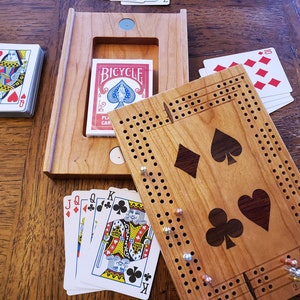 Travel Cribbage Board with Inlaid Suits