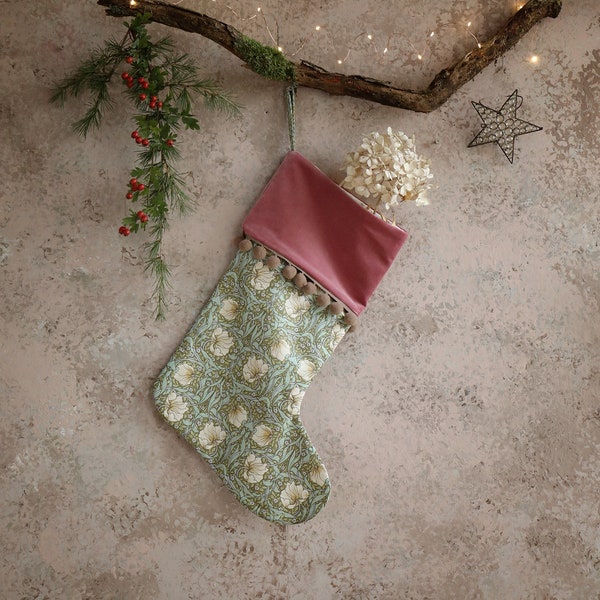 William Morris kerstsok, fluwelen manchet, kerstversiering, luxe, cadeau, bloemenkerstsok, luxe fluwelen kousen