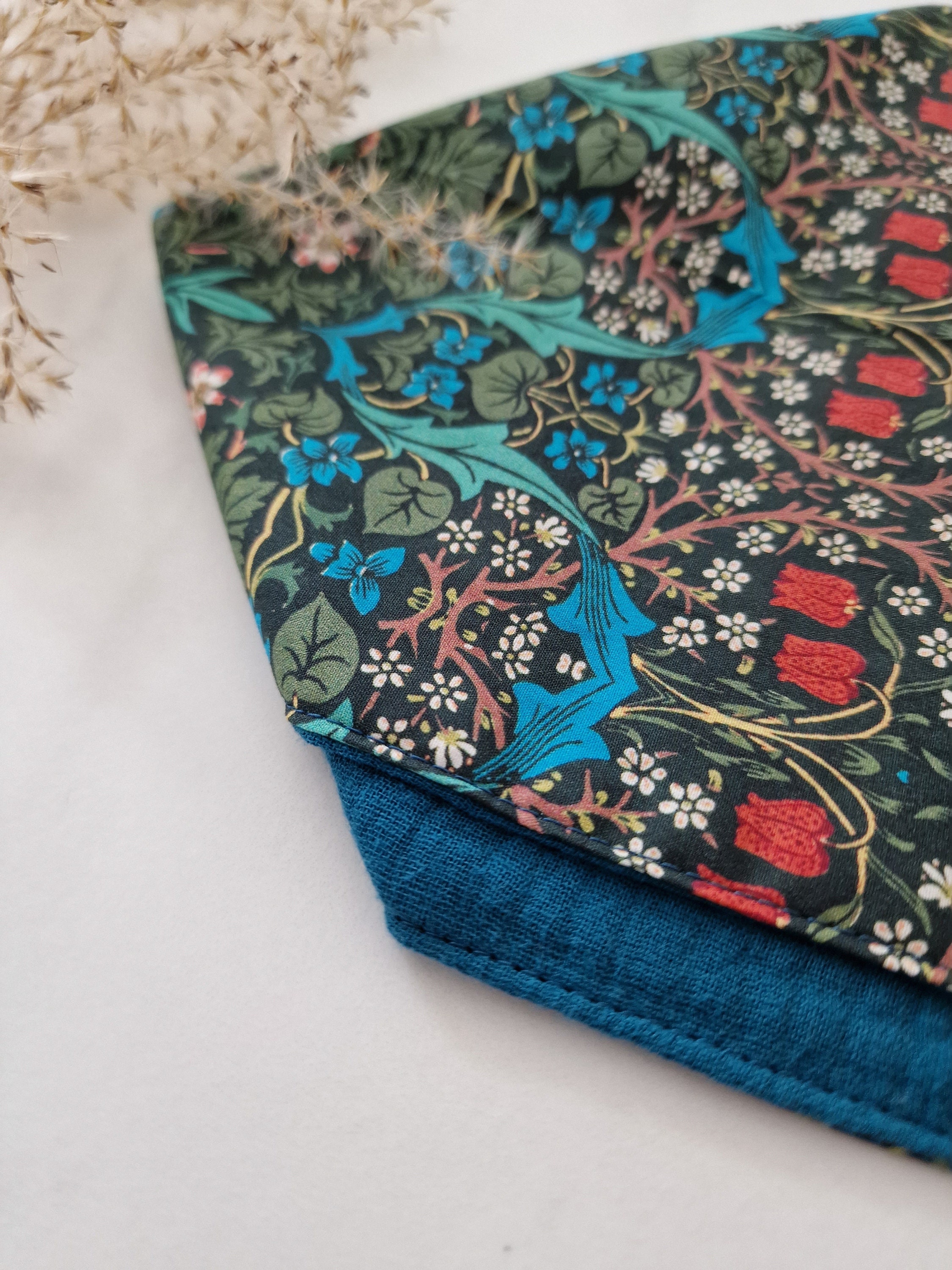 William Morris Blackthorn Bandana Bib | Baby bib | Burp cloth | New Baby Gift | Baby Shower | Dribble bib | William Morris Gift