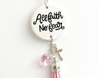 Lindo abalorio para espejo retrovisor de coche "All Faith No Fear", regalo religioso para adolescentes y mujeres, decoración cristiana para vehículos, cruz.
