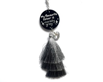 Mi color favorito es Moralmente Gris: Charm para espejo de coche, Booktok, Book Trope, Regalo para ella, Picante, TikTok de moda, Romances, Romances oscuros