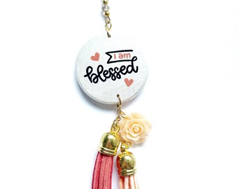 Dije para espejo retrovisor con la frase "Soy bendecida", accesorio para coche para mujer, mamá bendecida, religioso, cristiano, decoración interior del coche.