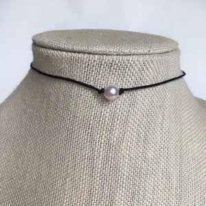 Light pink pearl choker necklace, thin choker, small pearl choker, faux pearl