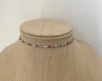 Mehrfarbiger Glasperlen-Choker - Memory Wire Choker