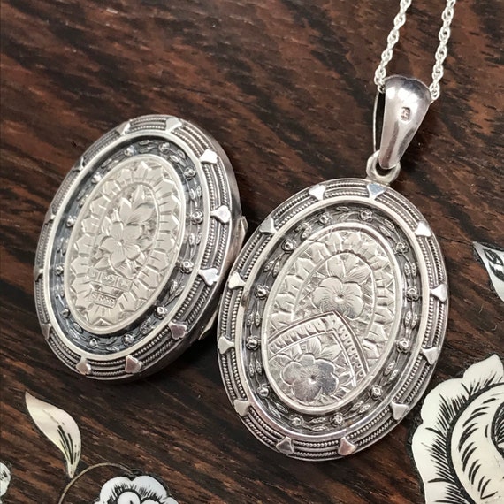 Antique Silver Locket / Antique Locket / Victorian