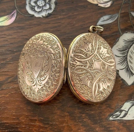 Antique Rose Gold Locket with Tulips / Victorian L