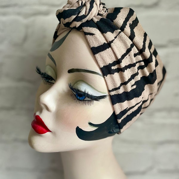 Bandeau avec noeud supérieur, imprimé zèbre, bandeau turban, mode des années 1940, bandeau noué, chapeaux de chimio, cadeau vintage, cadeau des années 1940, cadeau de soins