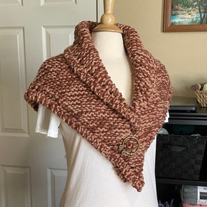 Children of the Mist Shawl, Outlander Inspired Shawl/Capelet, Bulky Knit Shawl/Capelet, Handmade Outlander Shawl, Hand Knit Capelet