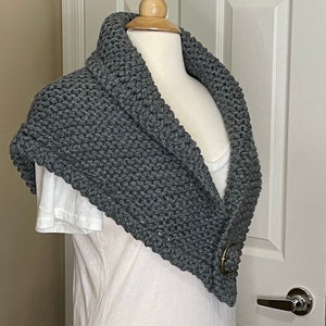 Outlander Inspired Shawl/Capelet, Bulky Knit Shawl, Handmade Knitted Collar