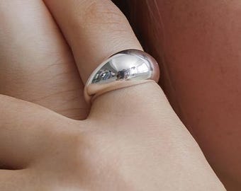 Chunky Dome Ring,Bold Statement Ring,Minimalist Ring,Signet Ring,Stackable Ring,Trendy Geometric Jewelry,Unique Gift for Her (CR1829)