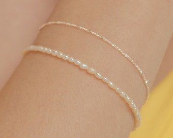 Dainty Duo Fresh Water Pearl Bracelet, Delicate Silver Chain Bracelet, Dainty for Everyday Wear, Perfect Gift for Her (SE0163)