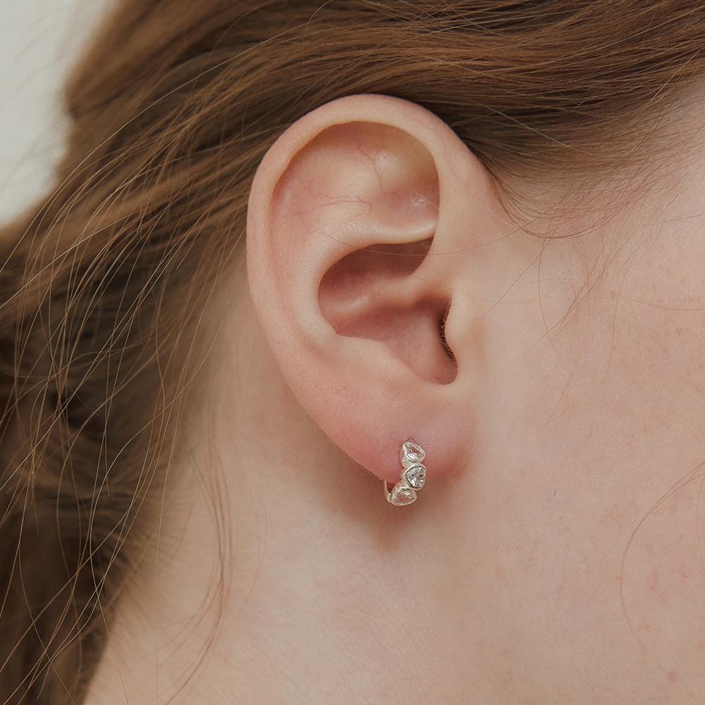 【TATIANA】(SILVER925) Triple Heart Hoop Earring (EC3070) MUSINSA | TATIANA (Silver 925) Triple Heart Hoop Earrings EC3070