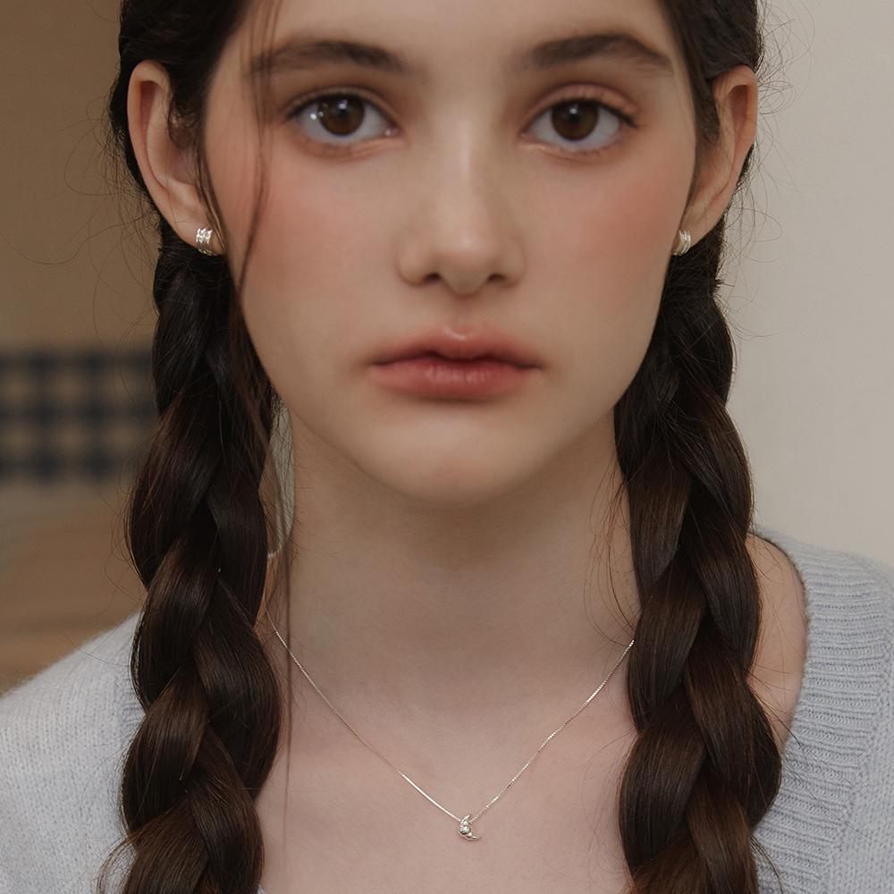 TATIANA☆[Silver925] Deli Croissant Necklace MUSINSA | TATIANA (Silver 925) Deli Croissant Necklace NZ2428