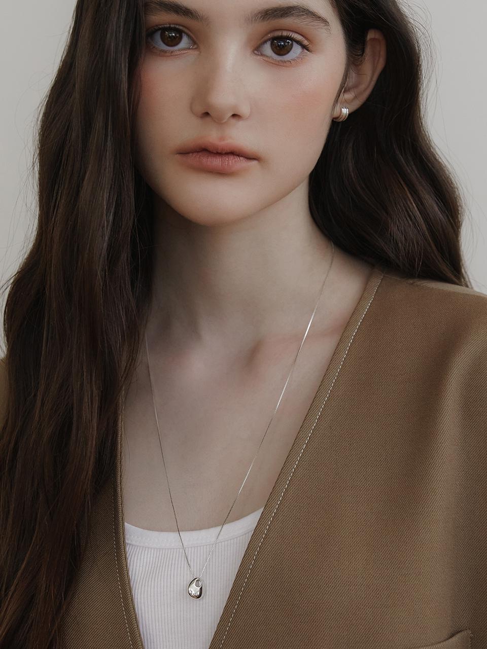 【TATIANA】Gleam Pebble Long Necklace NZ2430〜ネックレス Pebble Charm Long Necklace, Nugget Teardrop Pendant Necklace