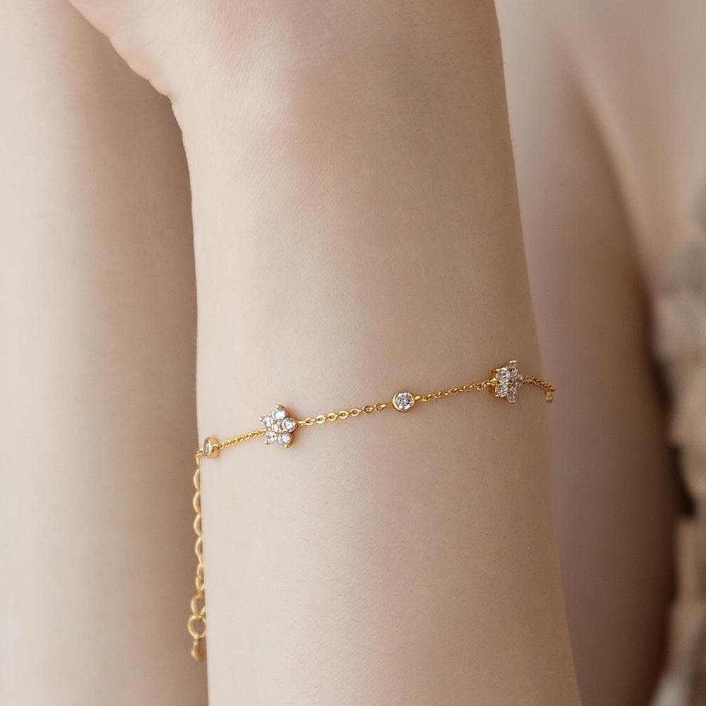 【TATIANA】Pearl Flower Bracelet 韓国発 ブレスレット パール TATIANA(タチアナ) ブレスレット(レディース) - 海外通販