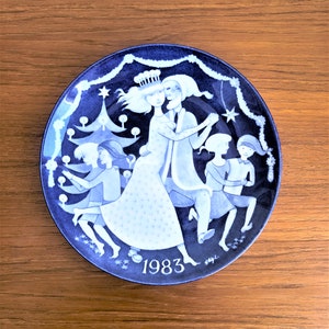 Stig Lindberg Annual Christmas plate // 1983 // Swedish Vintage collectible art plate // Made in Sweden // Gustavsberg // Free shipping Mint