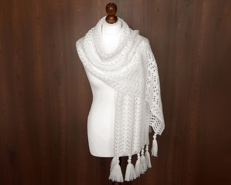 Ivory or White Bridal Shawl Wedding Crochet Wrap Bridal Cover Up Shoulder Scarf Wedding Bolero Crochet Capelet Bridal Cape Bridesmaid Shawl
