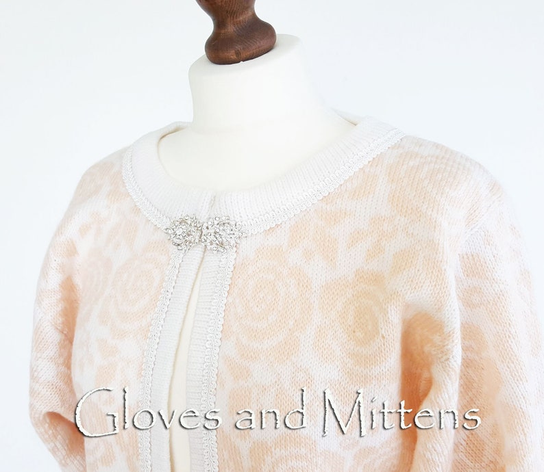 White Wedding Bolero Jacket White Knitted Capelet Bridal Cape White Wedding Wrap Bridal Shawl Cover Up Bridesmaid Jacket White and Peach