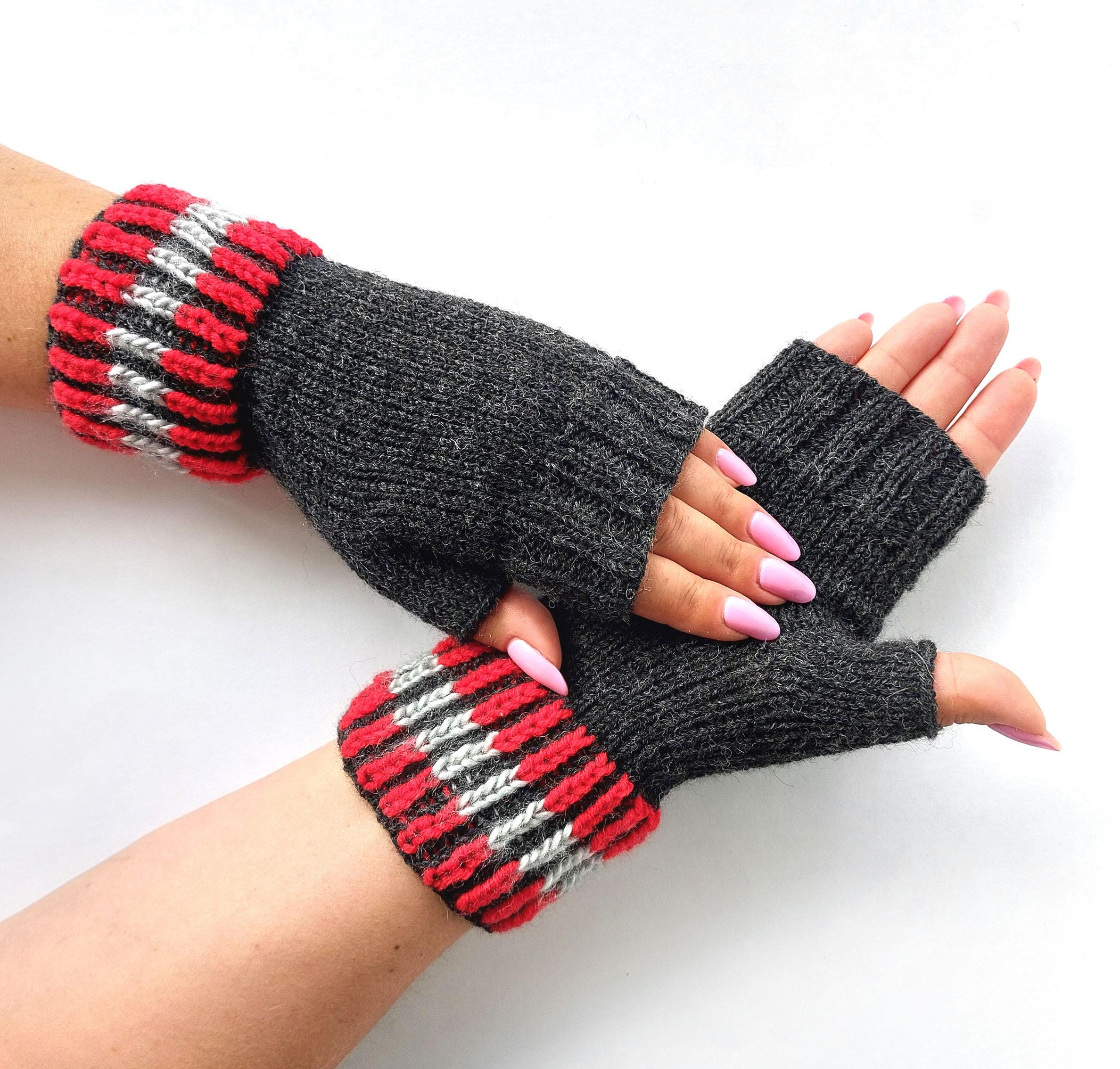 手編みの指なし手袋：黒と赤のニットリストウォーマー - Etsy 日本