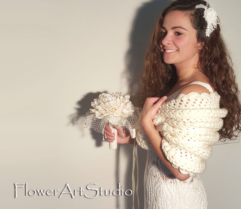 Ivory Shrug Bridal Shawl Wedding Wrap Bridal Cover Up Wedding Bolero Crochet Shawl Light Creme Capelet Bridal Cape Bridesmaid Shawl