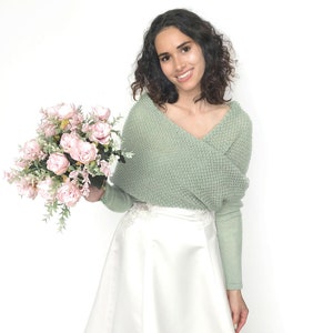 Salbeigrüne Hochzeitsjacke, wandelbarer Brautpullover, lange Ärmel, weißer Überwurf, grüne Hochzeitsjacke, gestrickter Schal mit Armen Bild 5