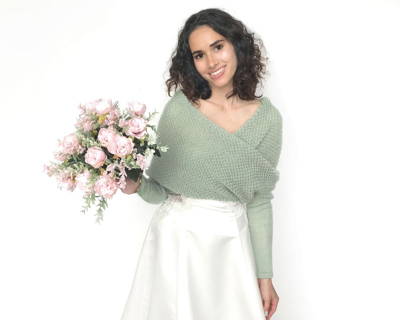 Salbeigrüne Hochzeitsjacke, wandelbarer Brautpullover, lange Ärmel, weißer Überwurf, grüne Hochzeitsjacke, gestrickter Schal mit Armen Bild 5