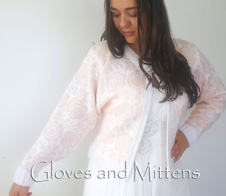 White Wedding Bolero Jacket White Knitted Capelet Bridal Cape White Wedding Wrap Bridal Shawl Cover Up Bridesmaid Jacket White and Peach