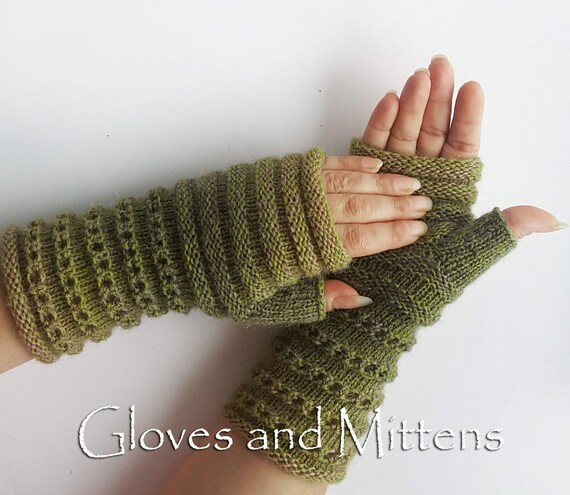 fingerless hand