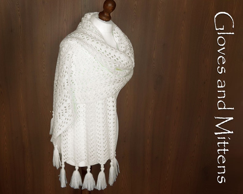 Ivory or White Bridal Shawl Wedding Crochet Wrap Bridal Cover Up Shoulder Scarf Wedding Bolero Crochet Capelet Bridal Cape Bridesmaid Shawl