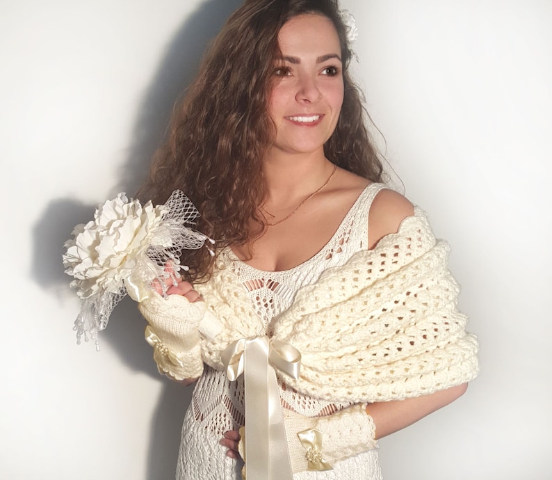 Ivory Shrug Bridal Shawl Wedding Wrap Bridal Cover Up Wedding Bolero Crochet Shawl Light Creme Capelet Bridal Cape Bridesmaid Shawl