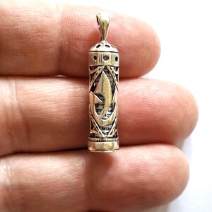 Pendentif mezouza en argent sterling avec lettre en hébreu sur le tibia, breloque mezouza comprenant le parchemin, solide 925